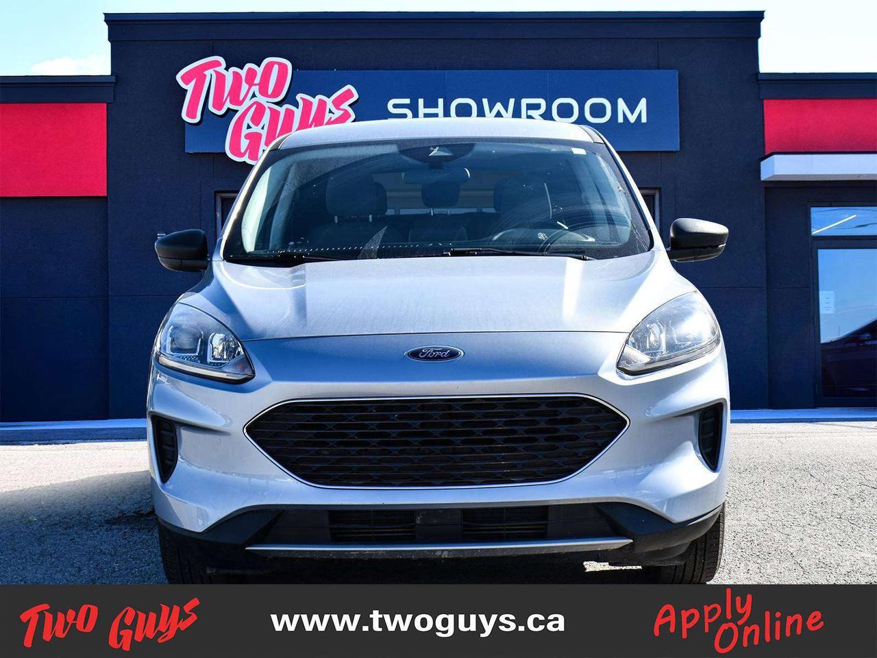 2022 Ford Escape SE AWD 1.5L   Htd Cloth   New Tires   Cold Weather Photo