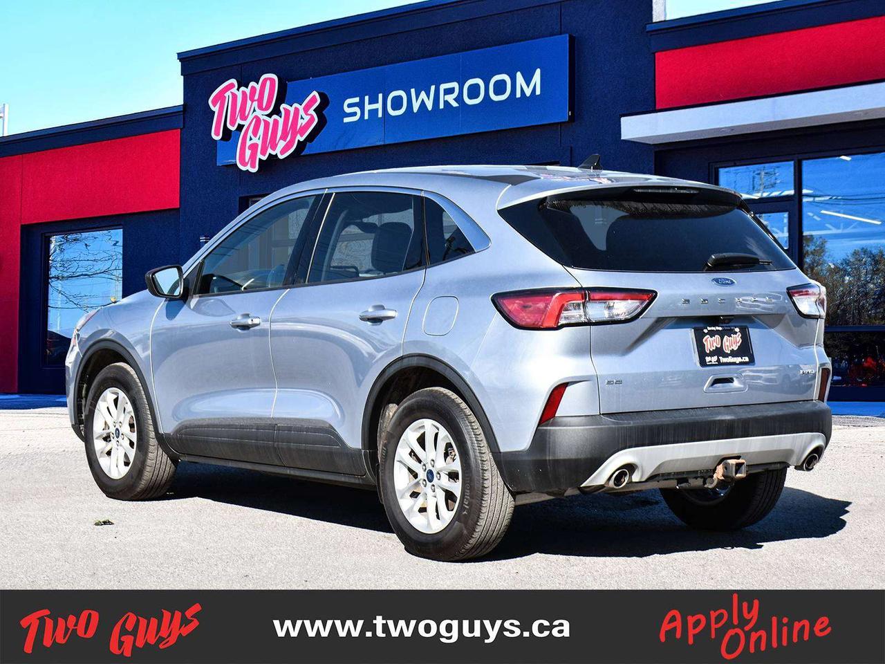2022 Ford Escape SE AWD 1.5L   Htd Cloth   New Tires   Cold Weather Photo