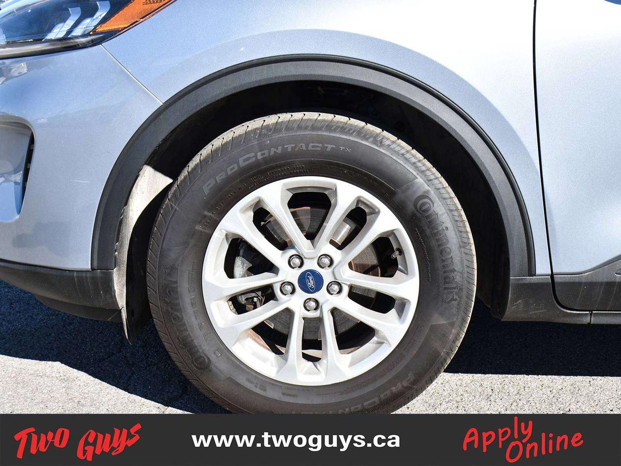 2022 Ford Escape SE AWD 1.5L   Htd Cloth   New Tires   Cold Weather Photo