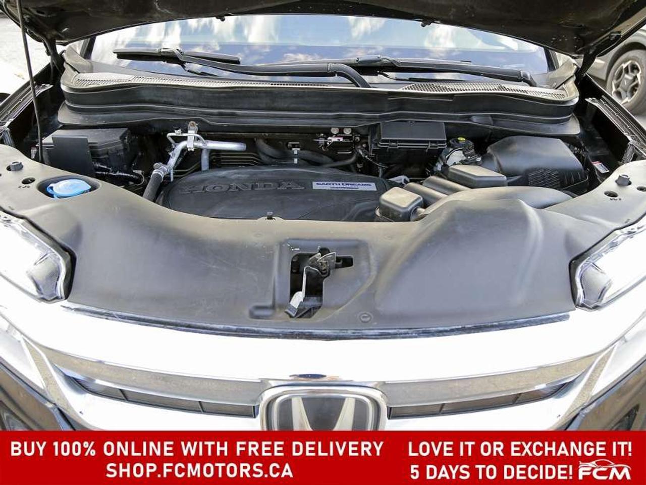2020 Honda Pilot TOURING   8 PASSENGER   FULLY CERTIFIED WITH WARRA Photo
