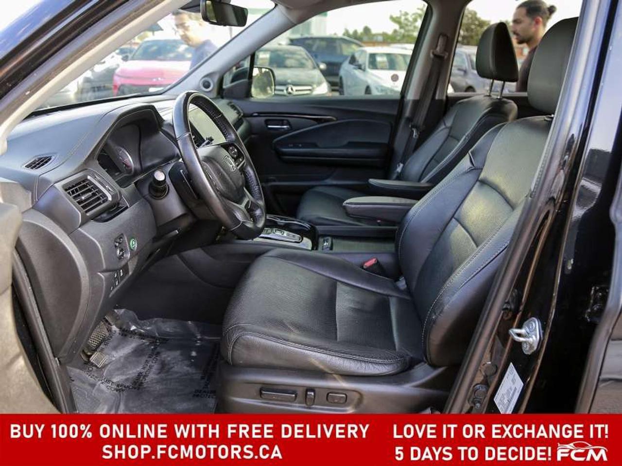 2020 Honda Pilot TOURING   8 PASSENGER   FULLY CERTIFIED WITH WARRA Photo