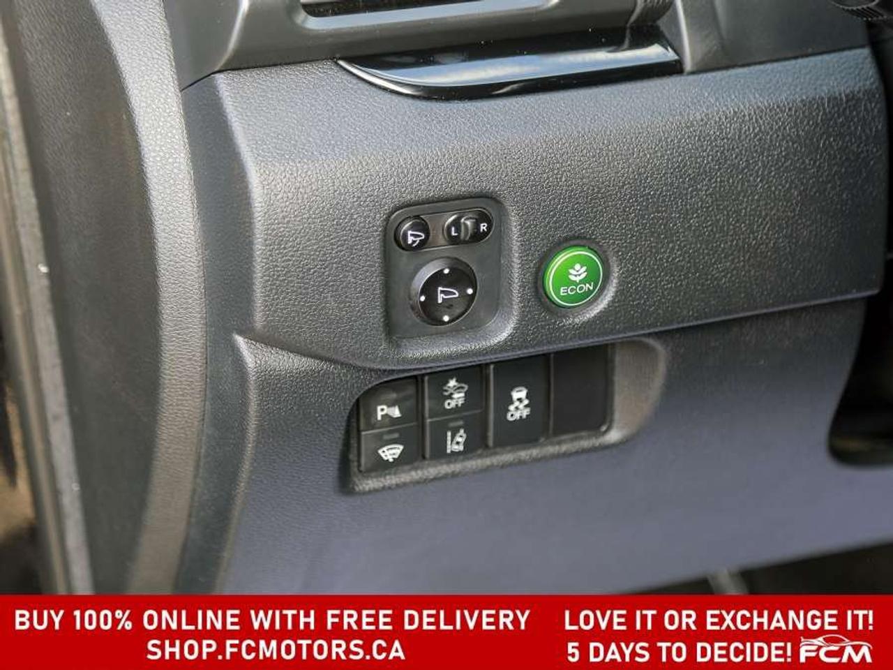 2020 Honda Pilot TOURING   8 PASSENGER   FULLY CERTIFIED WITH WARRA Photo