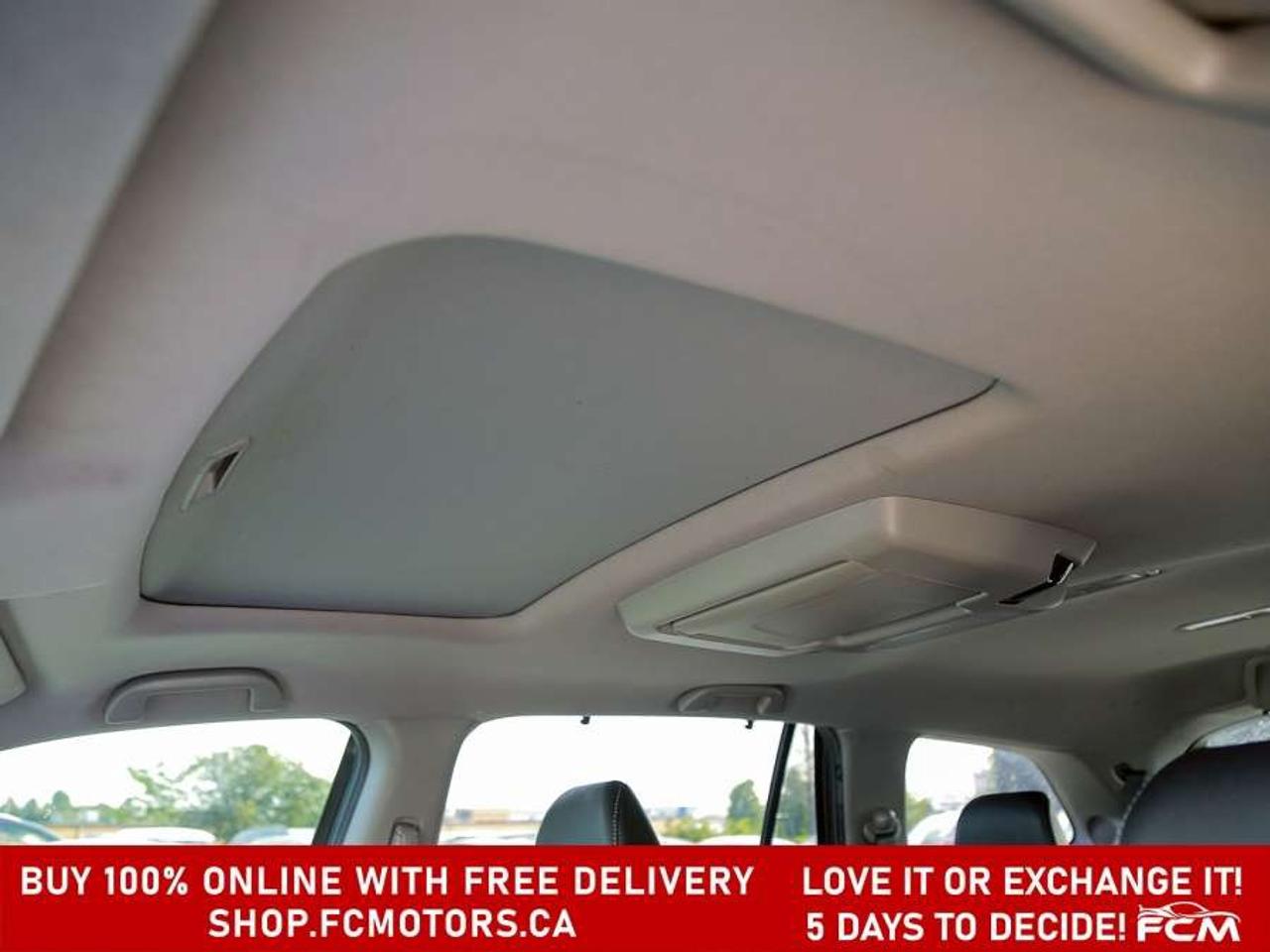 2020 Honda Pilot TOURING   8 PASSENGER   FULLY CERTIFIED WITH WARRA Photo