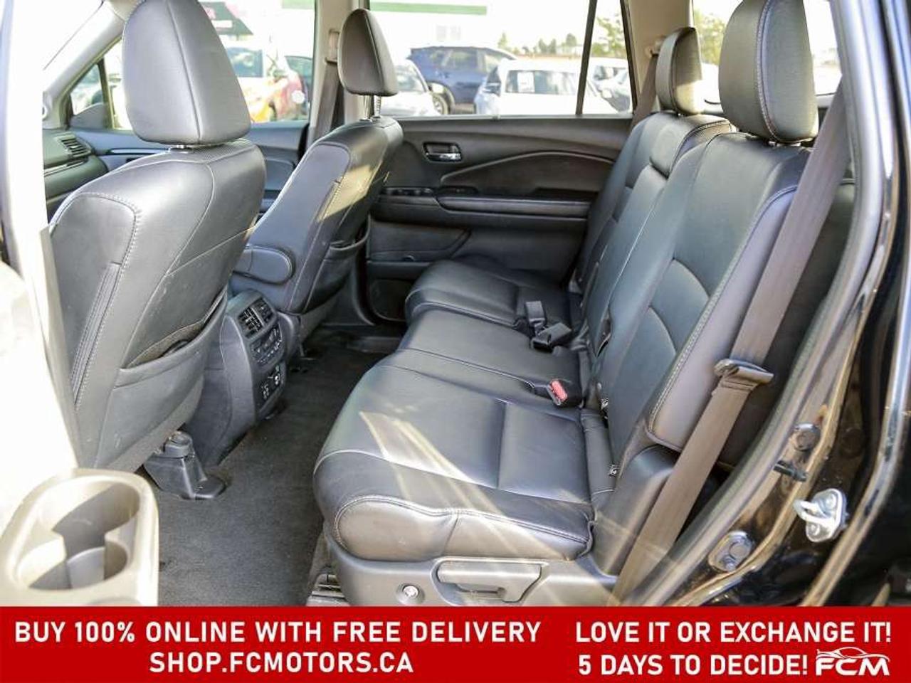 2020 Honda Pilot TOURING   8 PASSENGER   FULLY CERTIFIED WITH WARRA Photo