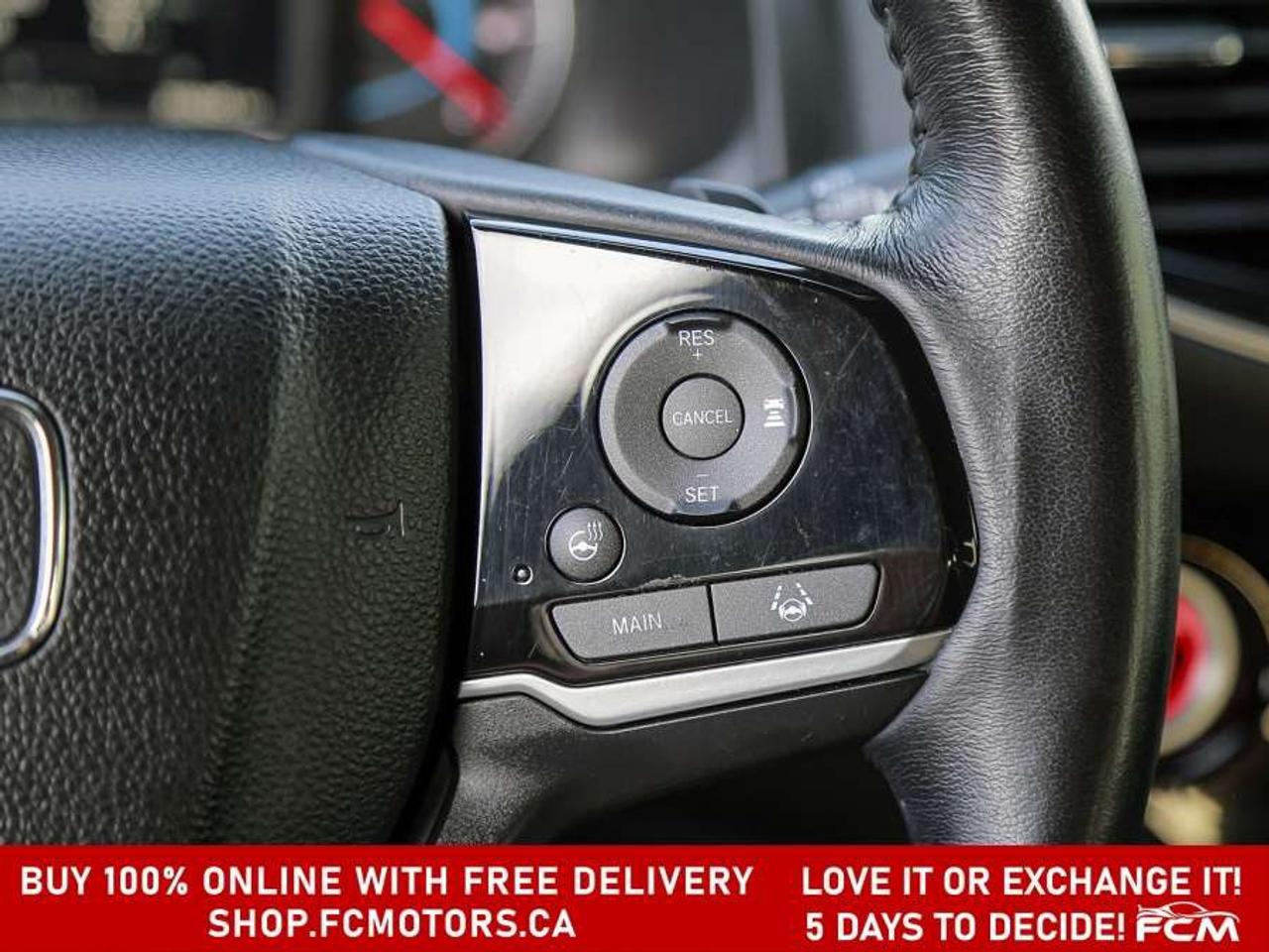 2020 Honda Pilot TOURING   8 PASSENGER   FULLY CERTIFIED WITH WARRA Photo