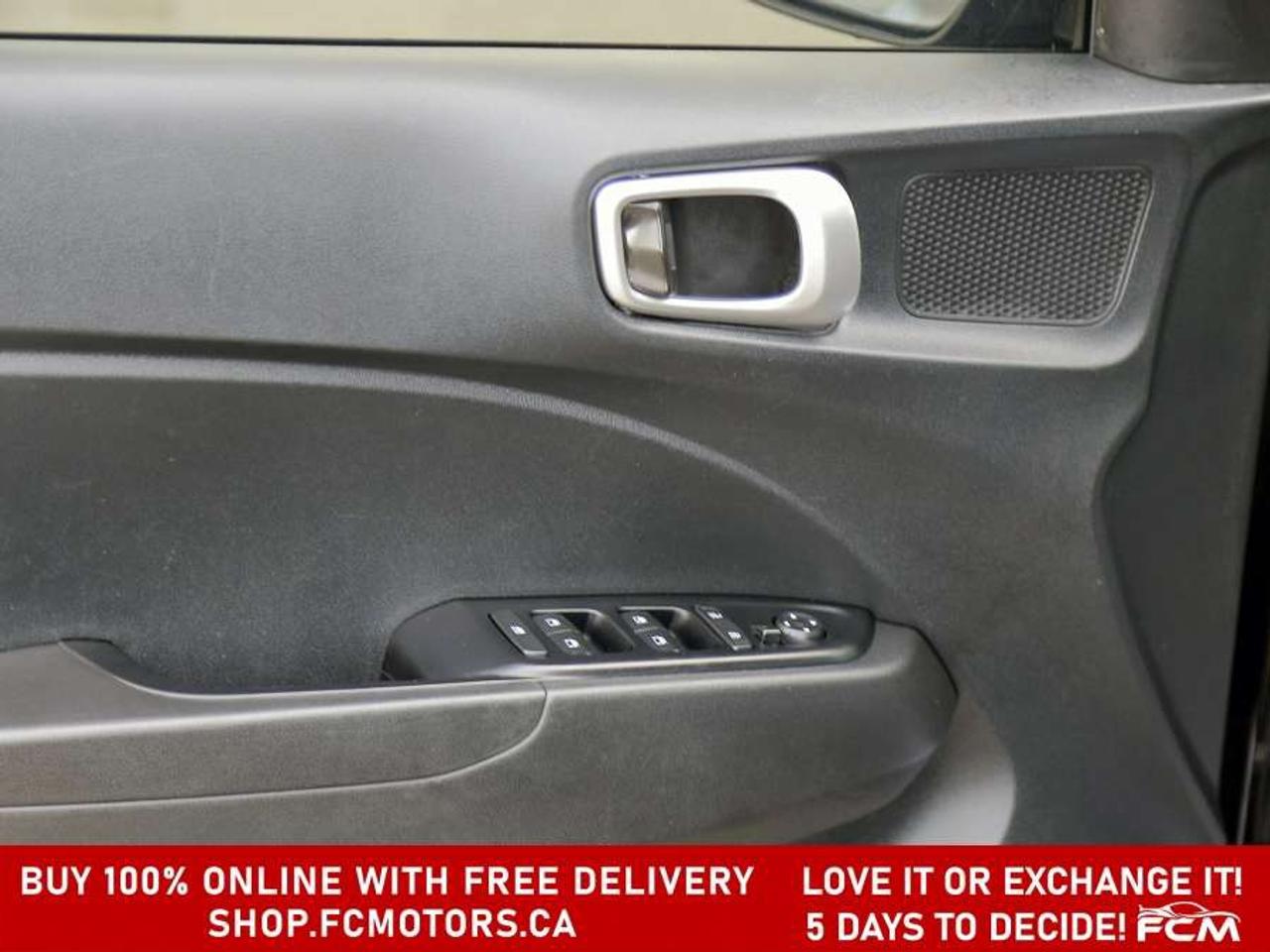 2023 Hyundai Venue PREFERRED   FULLY CERTIFIED WITH WARRANTY Photo