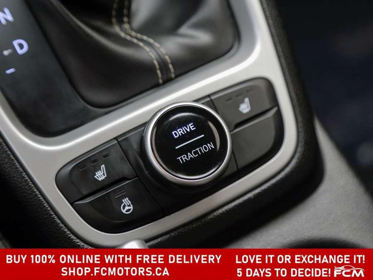 2023 Hyundai Venue PREFERRED   FULLY CERTIFIED WITH WARRANTY Photo