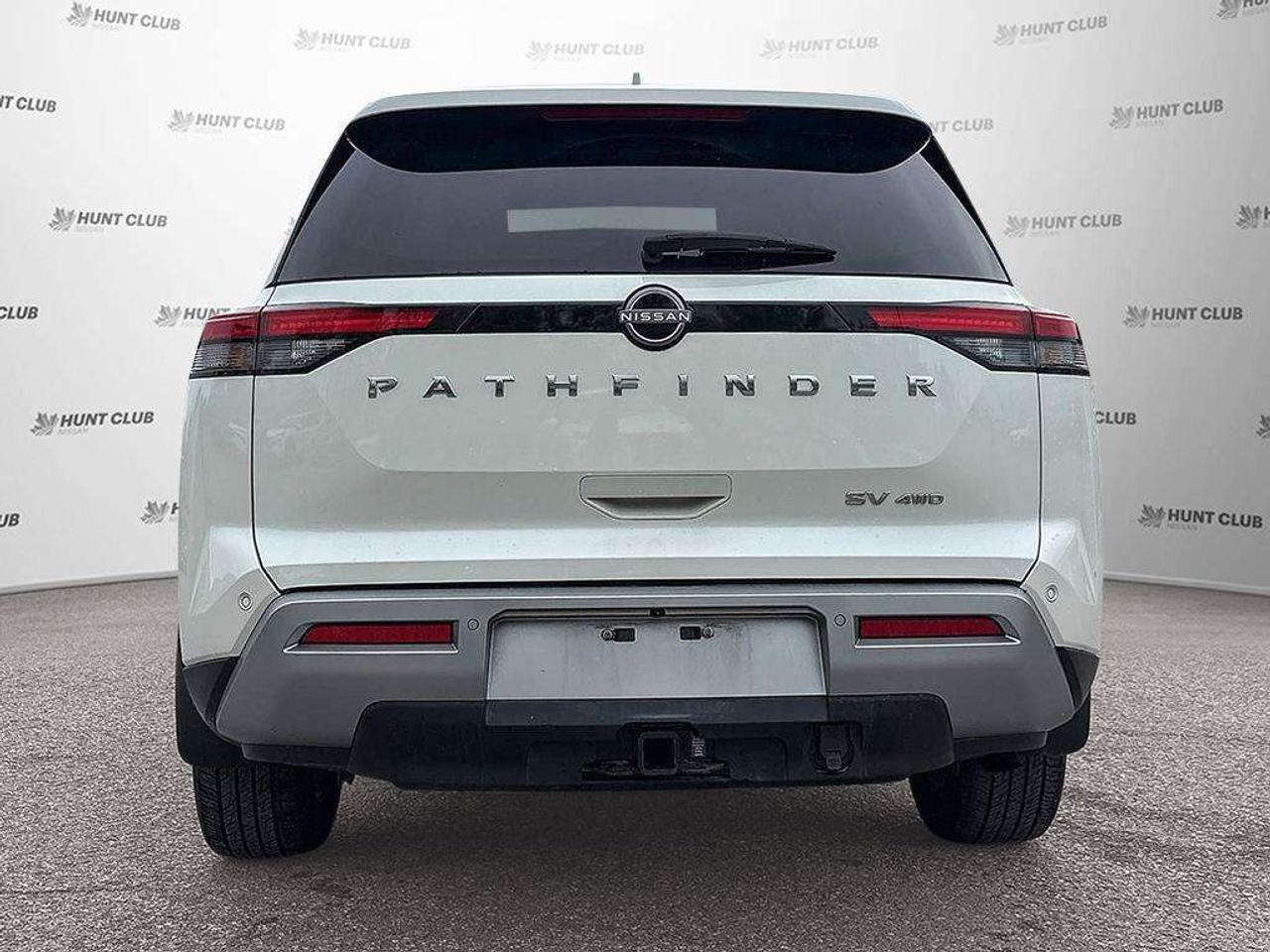 2024 Nissan Pathfinder SV Photo