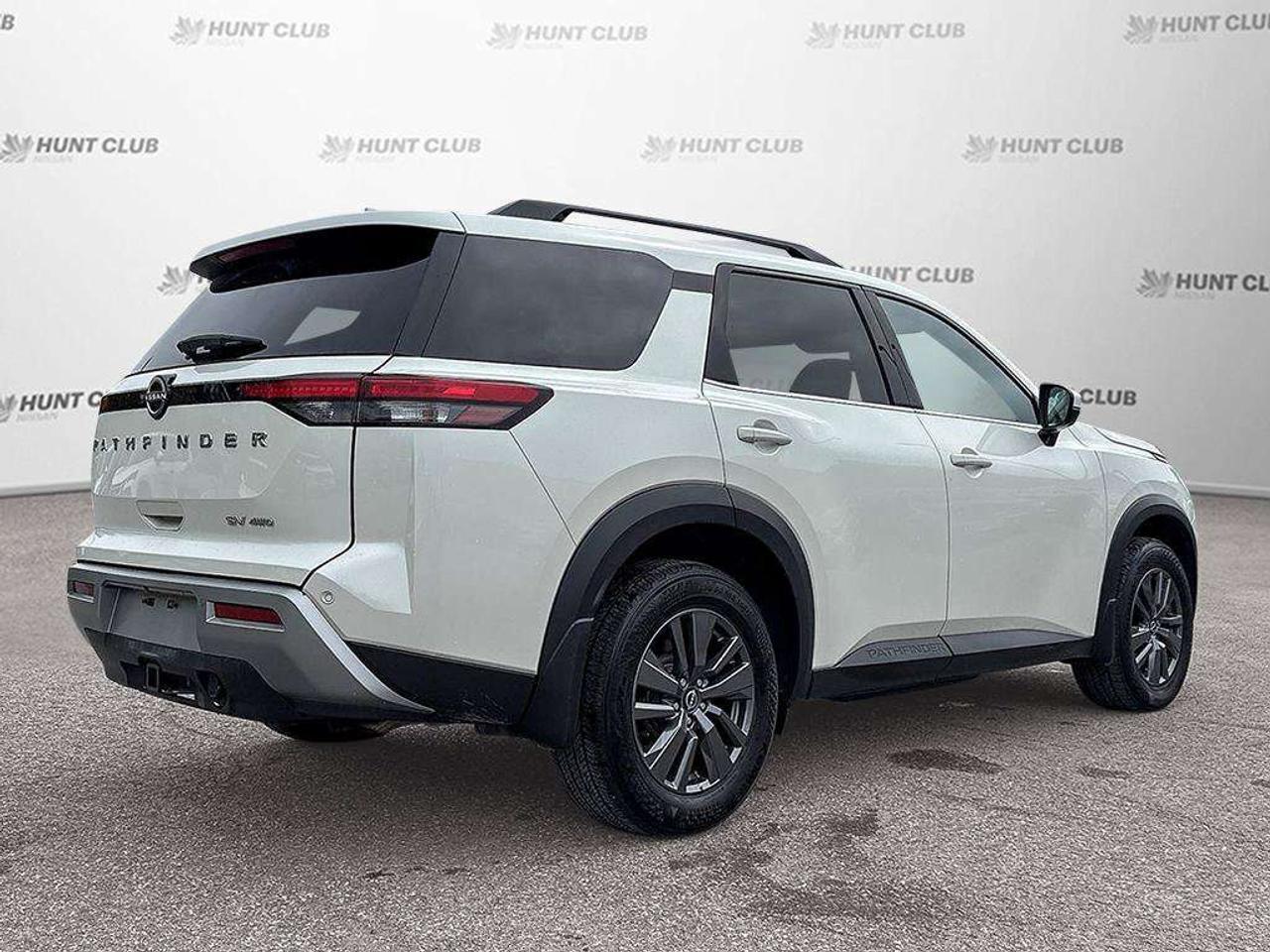 2024 Nissan Pathfinder SV Photo