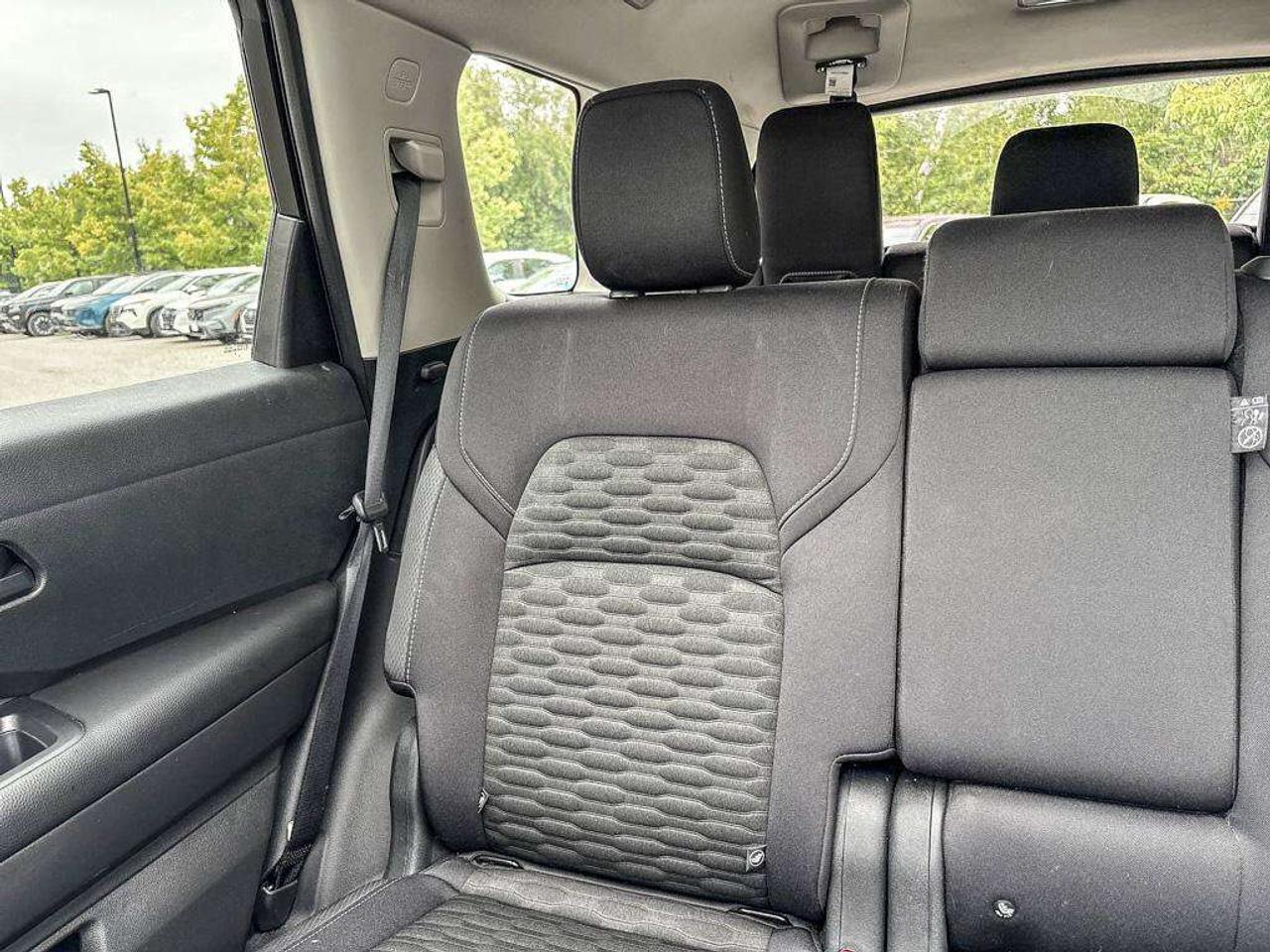 2024 Nissan Pathfinder SV Photo