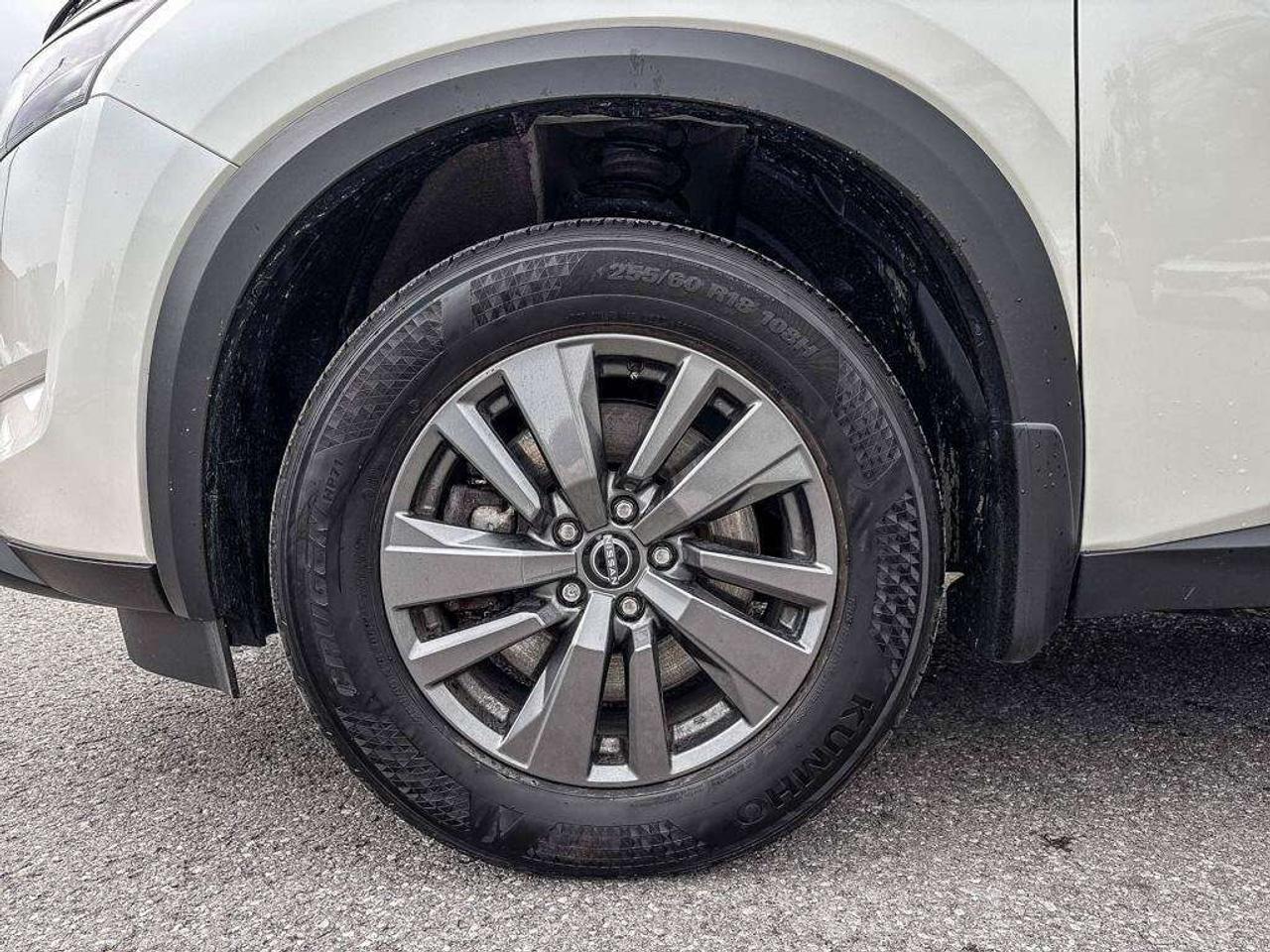 2024 Nissan Pathfinder SV Photo