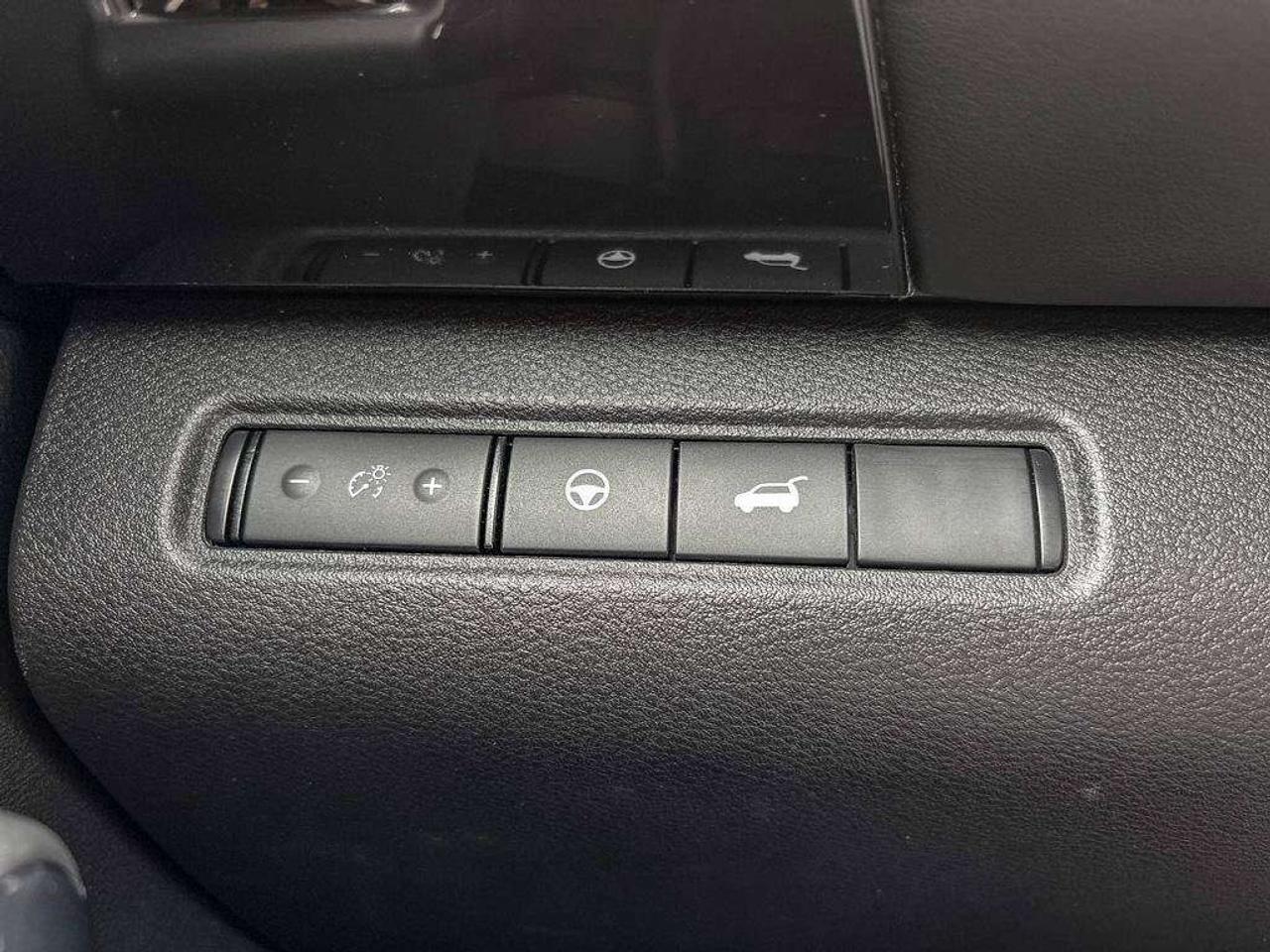 2024 Nissan Pathfinder SV Photo