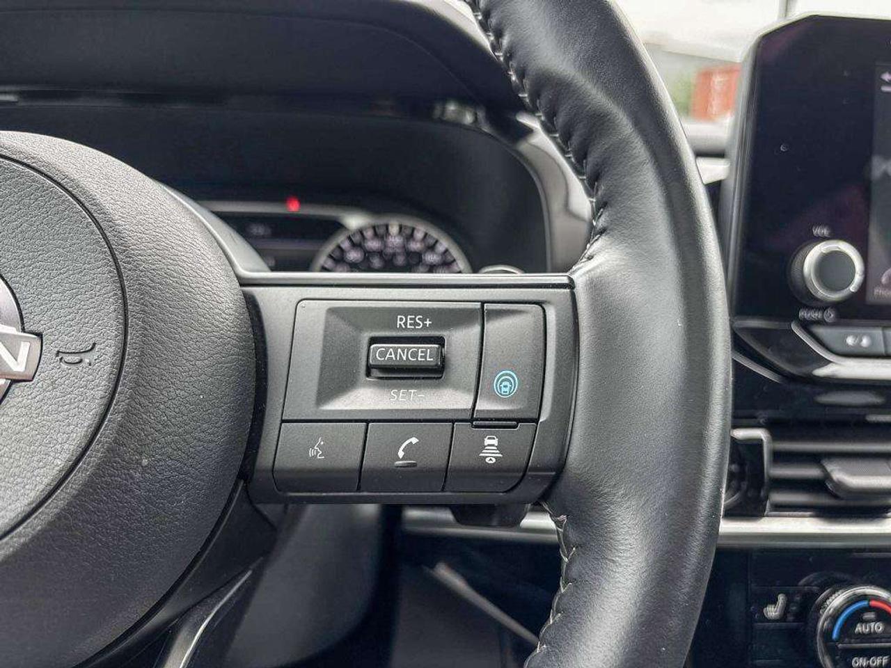 2024 Nissan Pathfinder SV Photo