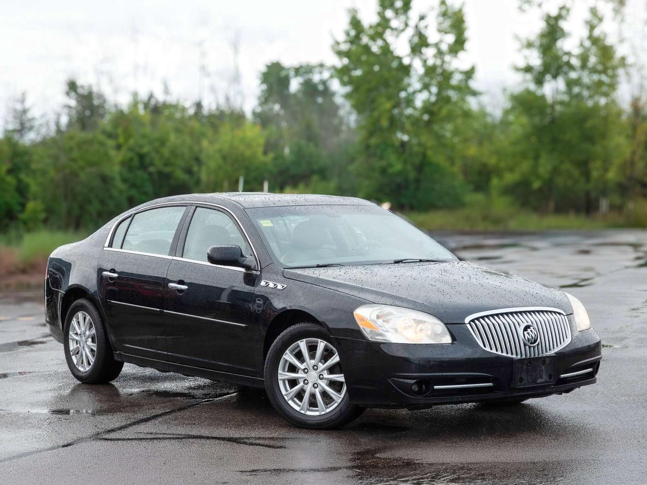 2010 Buick Lucerne CXL - Woodgrain Interior Trim   Multi-Zone A/C Photo