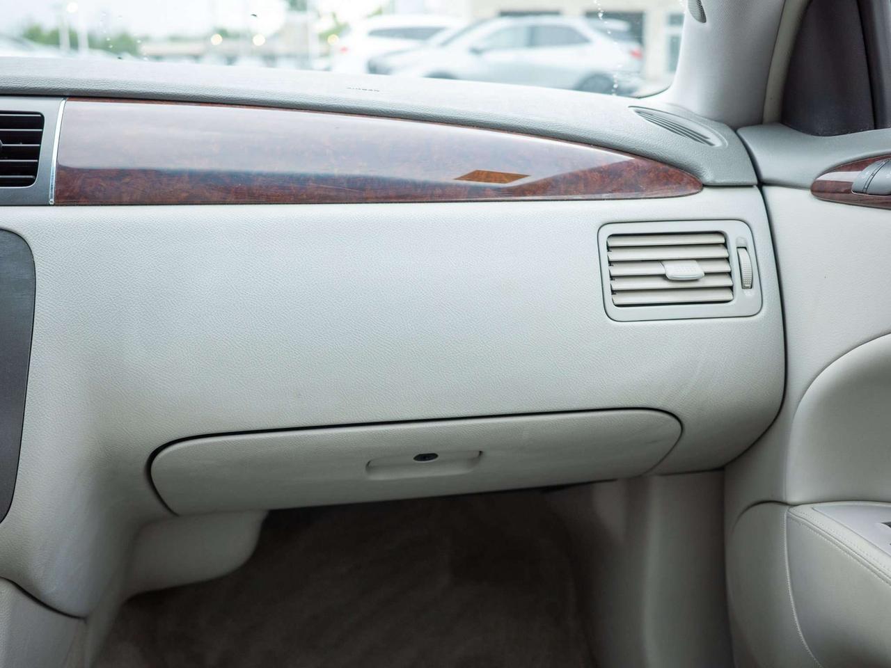2010 Buick Lucerne CXL - Woodgrain Interior Trim   Multi-Zone A/C Photo