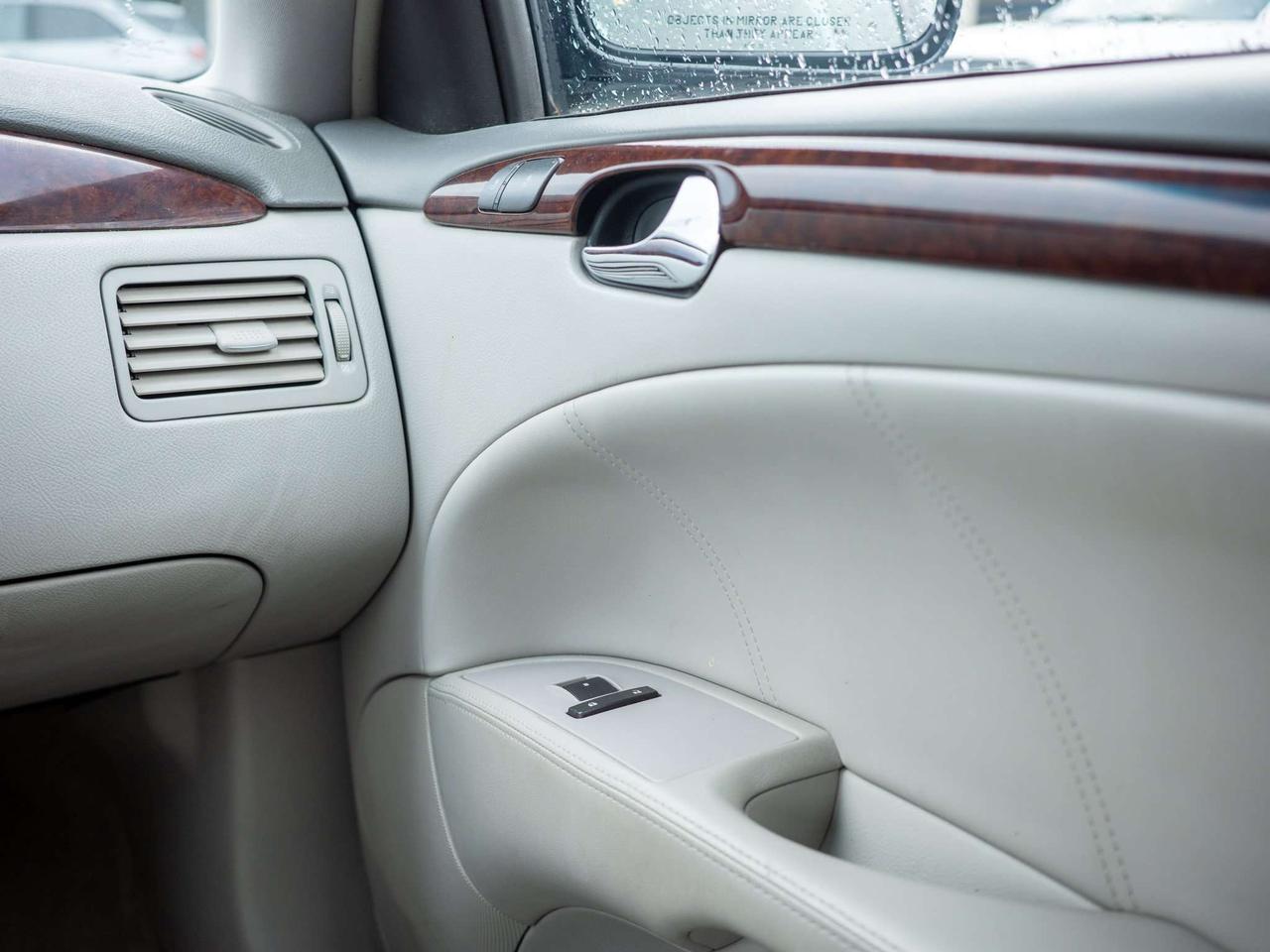 2010 Buick Lucerne CXL - Woodgrain Interior Trim   Multi-Zone A/C Photo