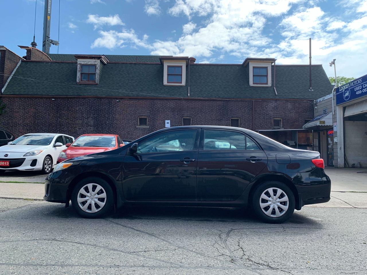 2011 Toyota Corolla CE Photo5