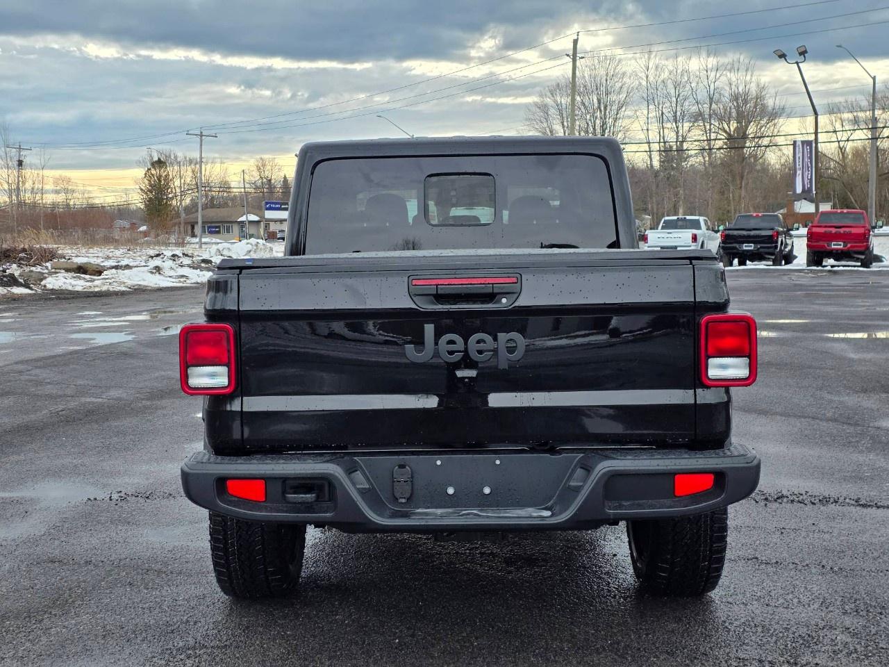 2026 Jeep Gladiator NightHawk 4x4 Photo