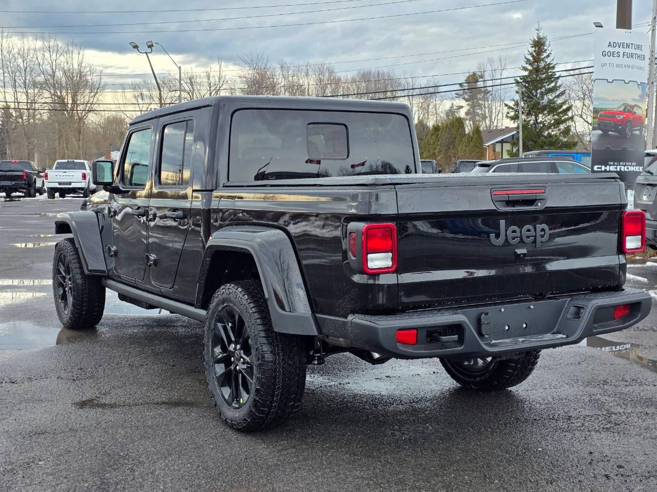 2026 Jeep Gladiator NightHawk 4x4 Photo
