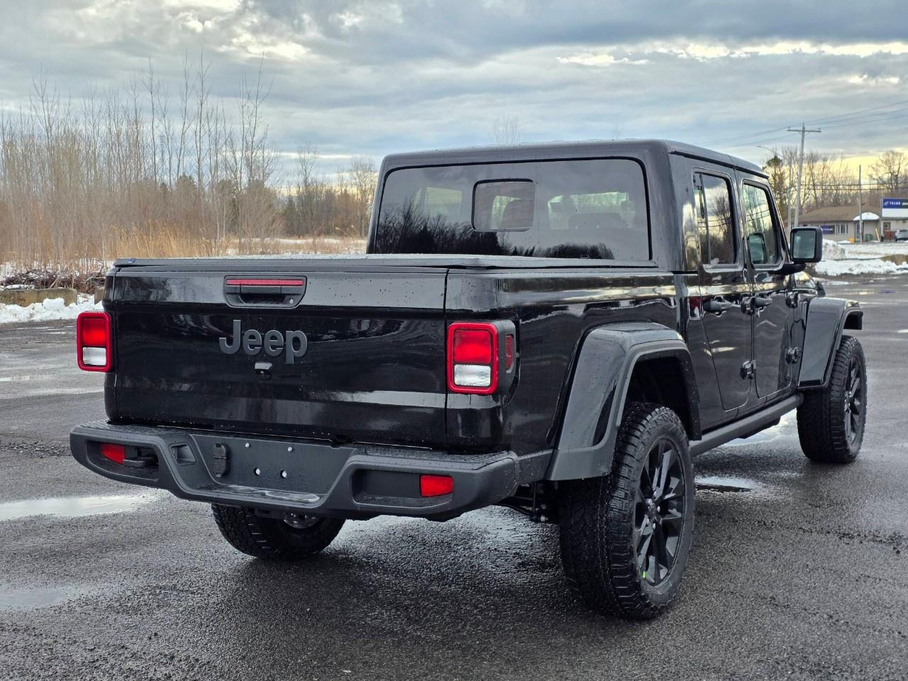 2026 Jeep Gladiator NightHawk 4x4 Photo