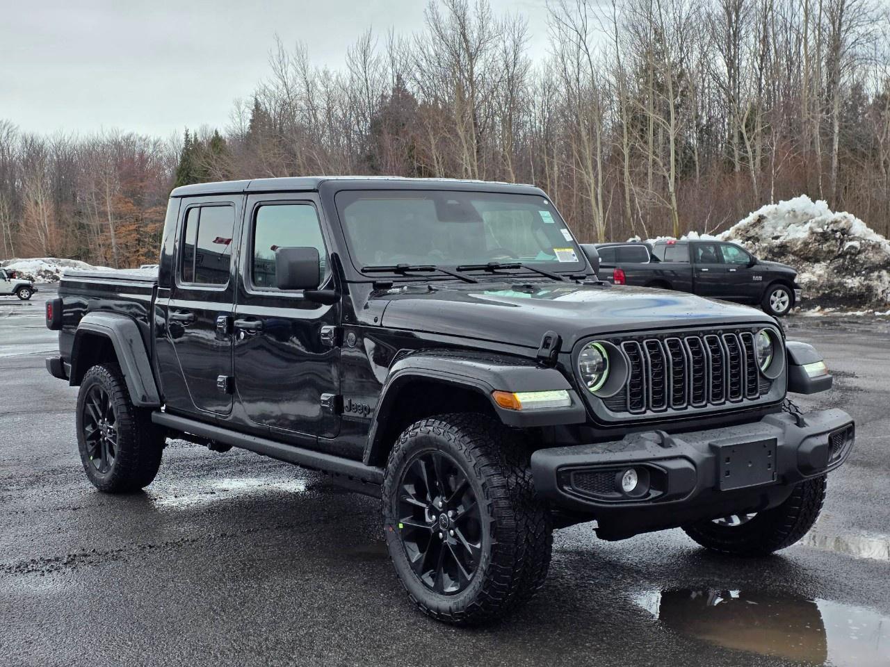 2026 Jeep Gladiator NightHawk 4x4 Photo