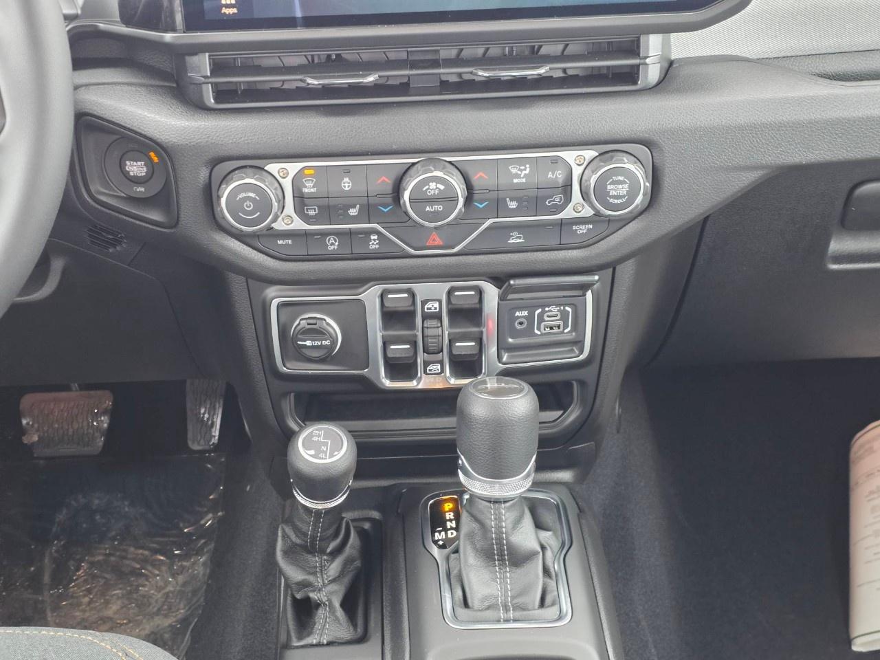 2026 Jeep Gladiator NightHawk 4x4 Photo