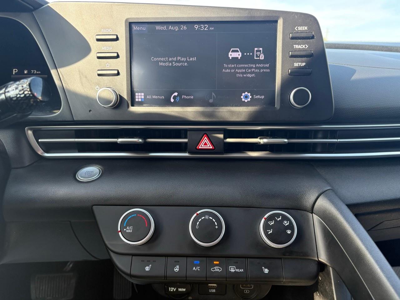 2022 Hyundai Elantra Preferred IVT Photo