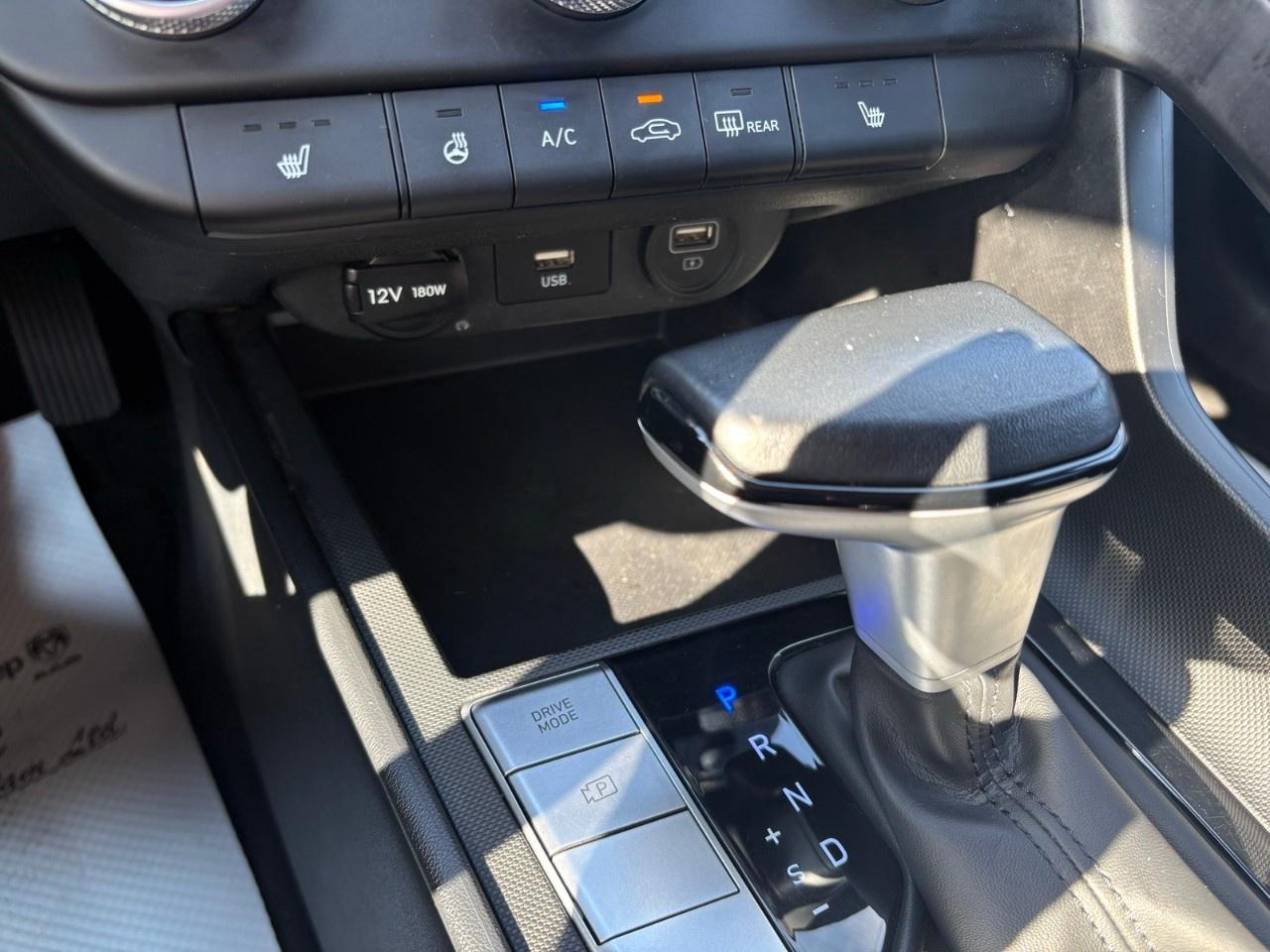 2022 Hyundai Elantra Preferred IVT Photo