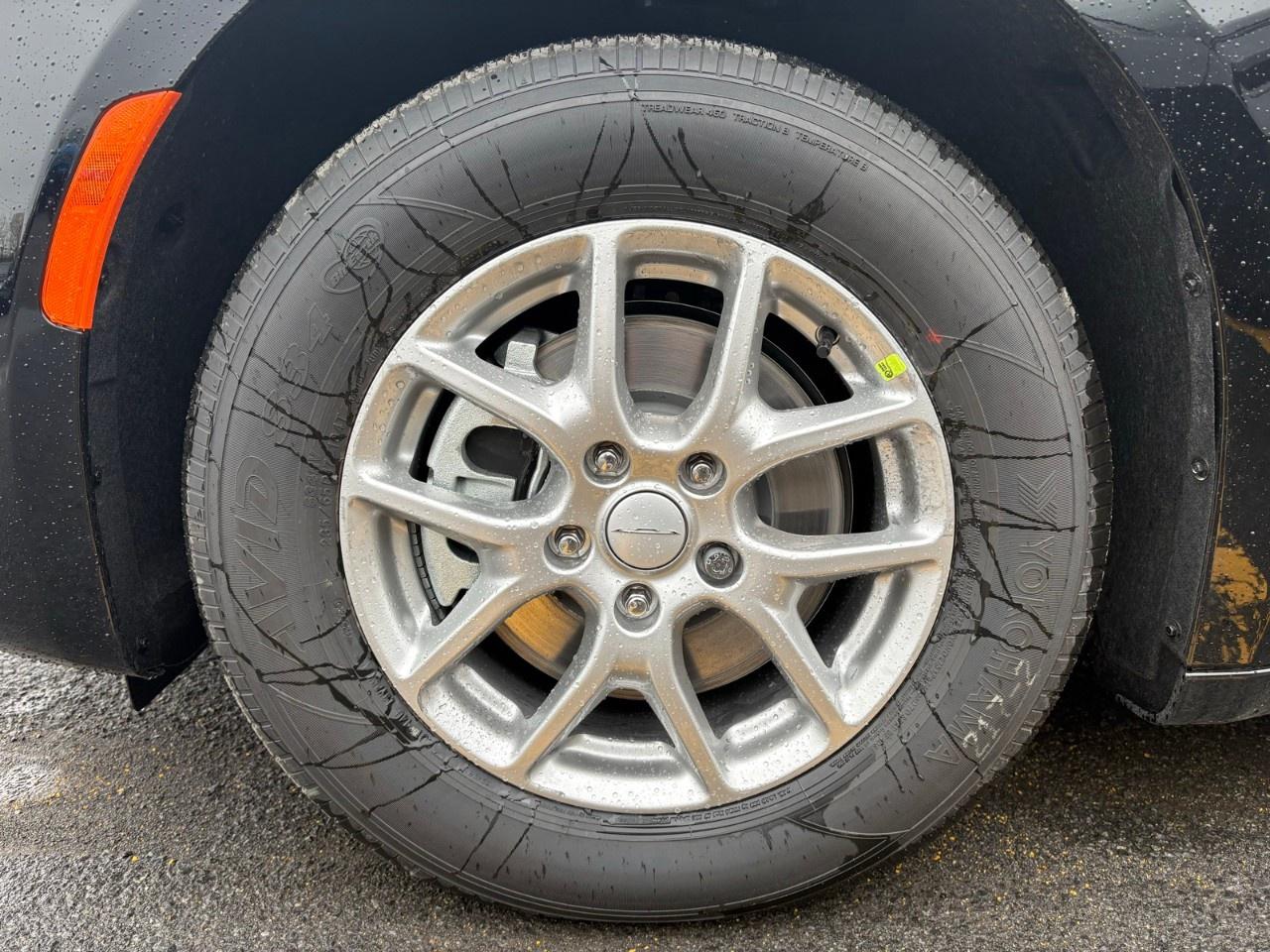 2027 Chrysler Pacifica Select FWD Photo