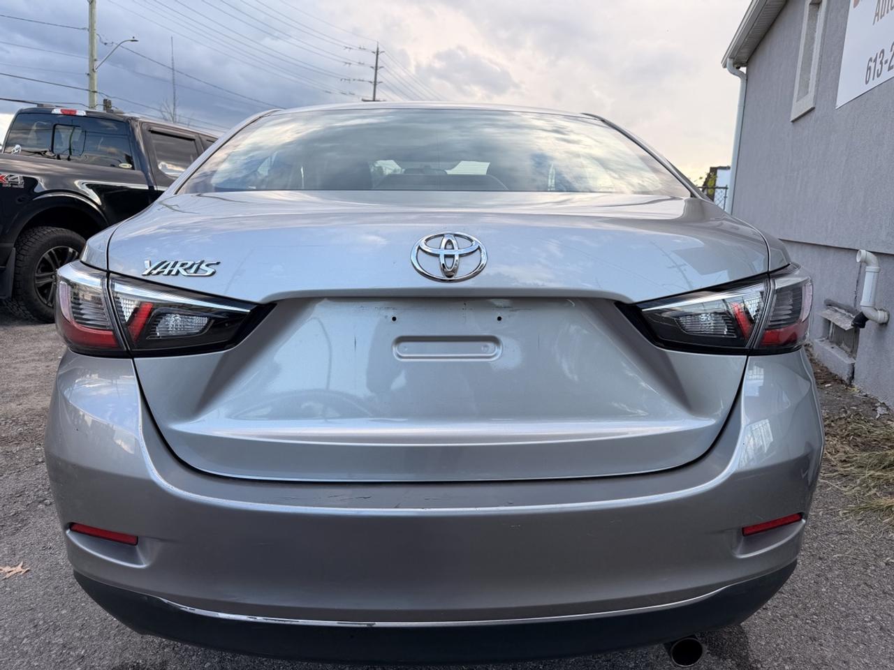 2016 Toyota Yaris LE Photo