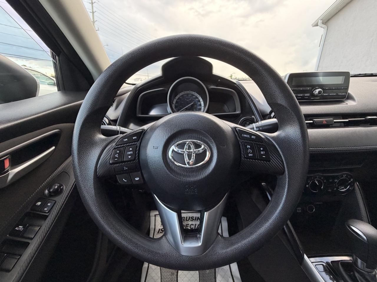 2016 Toyota Yaris LE Photo