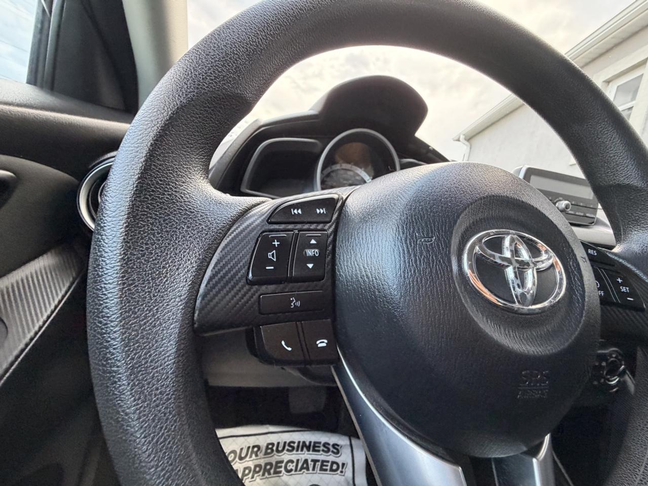 2016 Toyota Yaris LE Photo