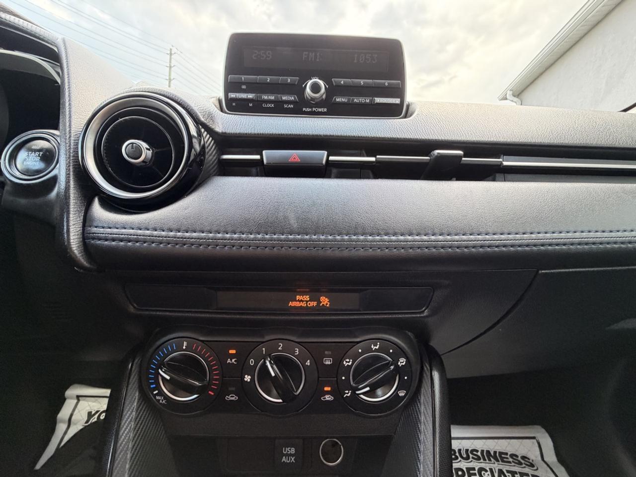 2016 Toyota Yaris LE Photo