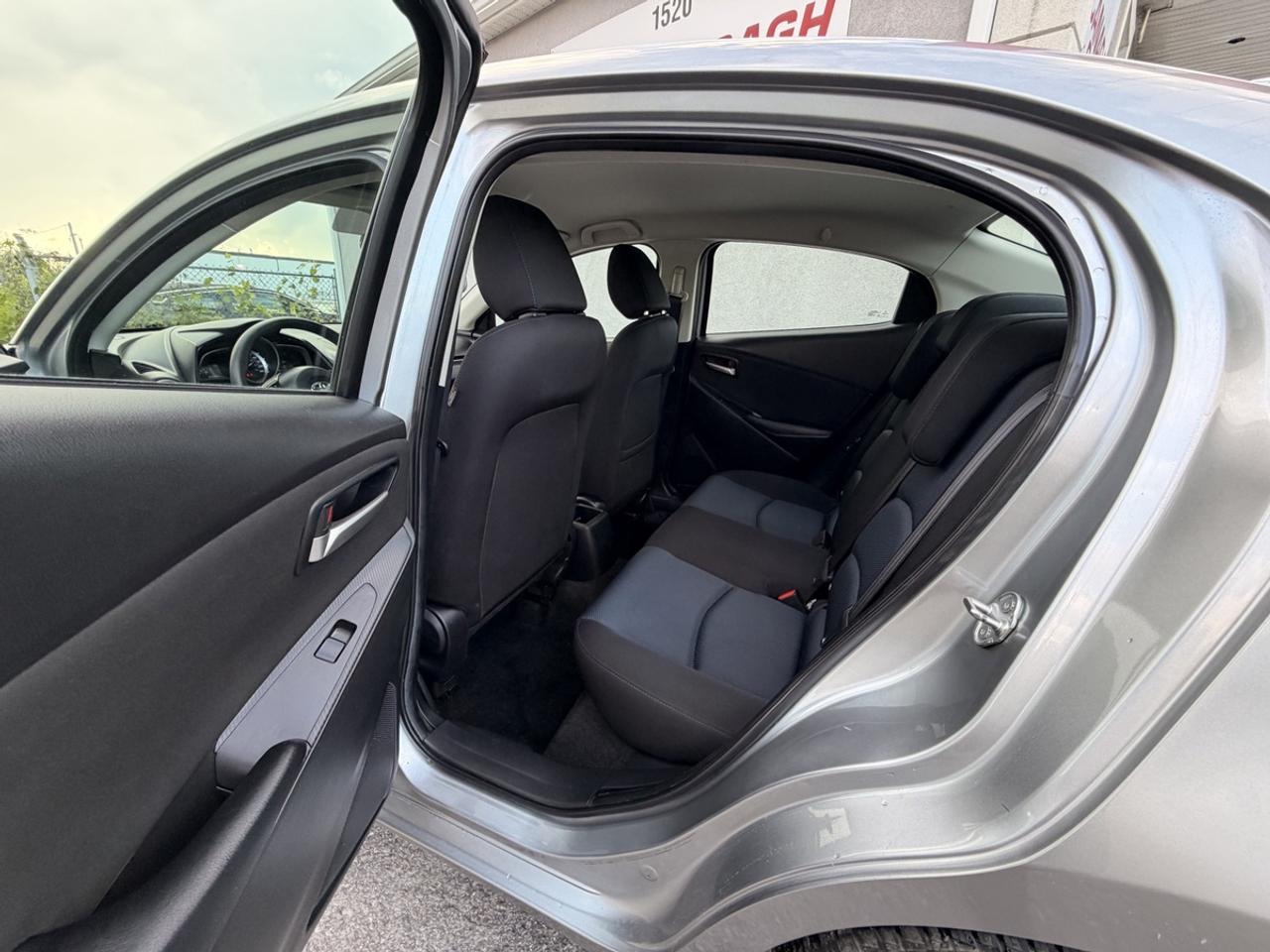 2016 Toyota Yaris LE Photo
