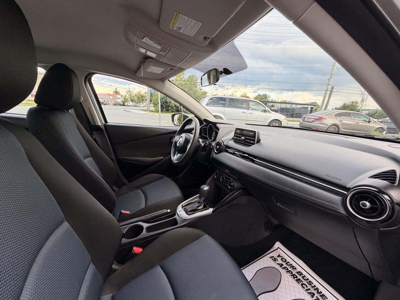 2016 Toyota Yaris LE Photo