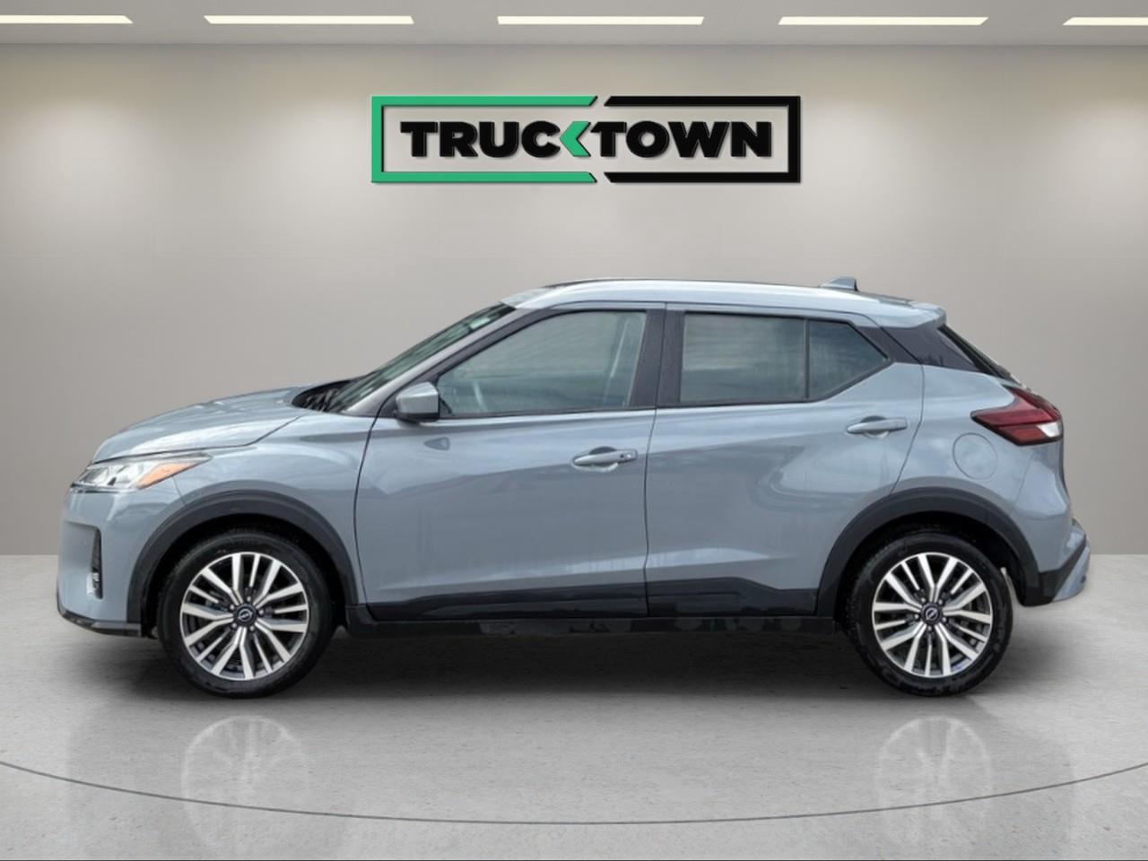 2025 Nissan Kicks Play SV 4dr Front-Wheel Drive Photo