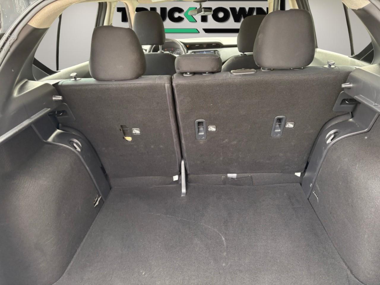 2025 Nissan Kicks Play SV 4dr Front-Wheel Drive Photo