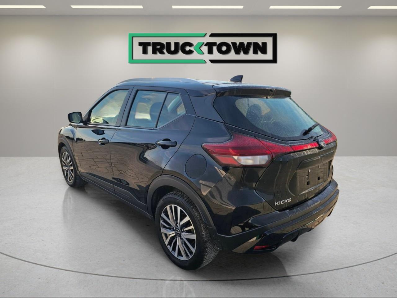 2025 Nissan Kicks Play SV 4dr Front-Wheel Drive Photo