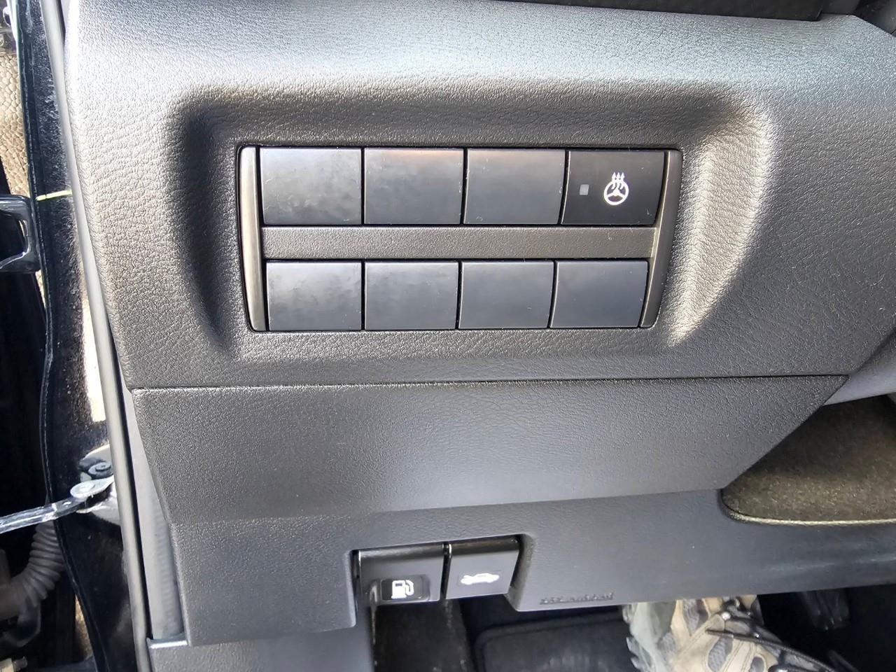 2025 Nissan Kicks Play SV 4dr Front-Wheel Drive Photo