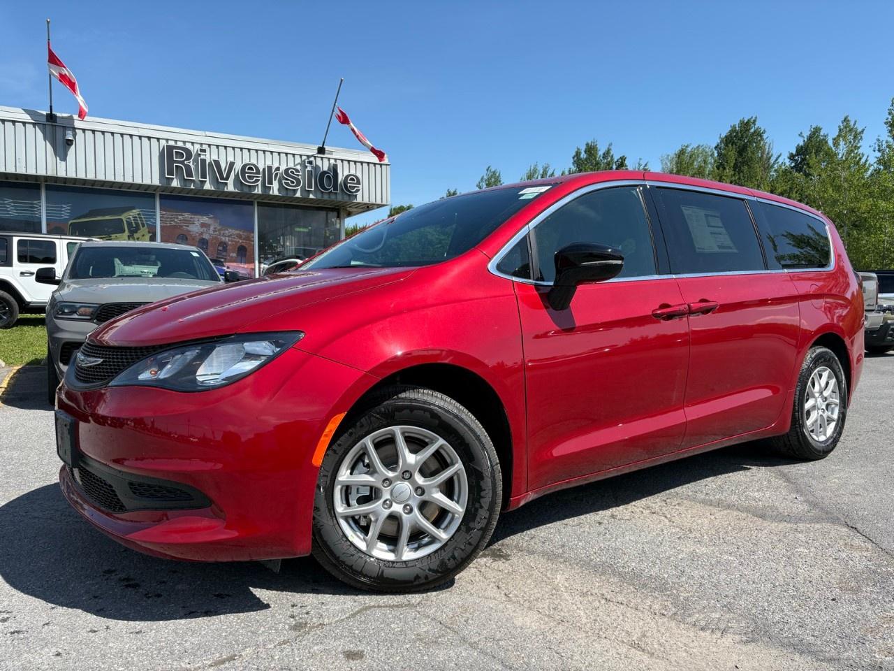 2027 Chrysler Grand Caravan SXT 2WD Photo0