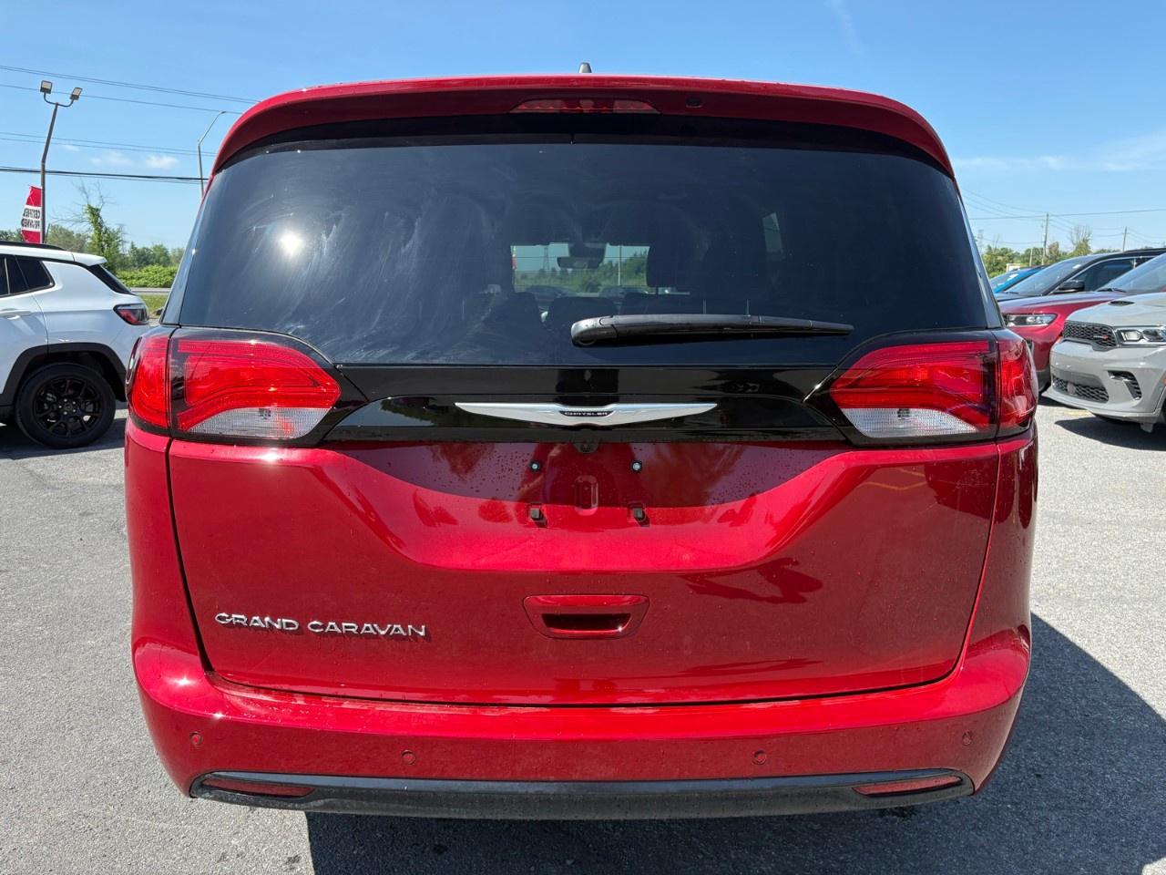 2027 Chrysler Grand Caravan SXT 2WD Photo