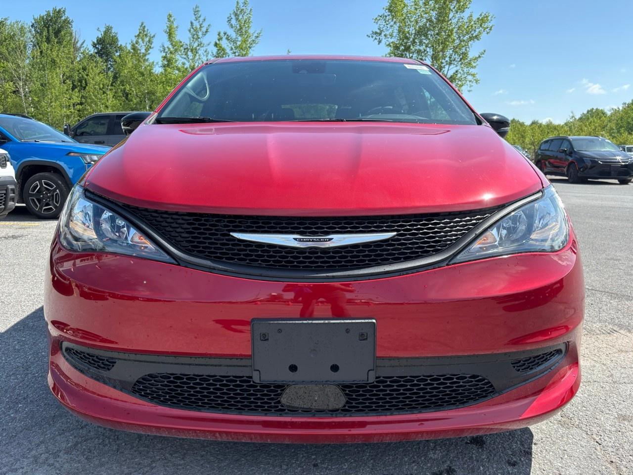 2027 Chrysler Grand Caravan SXT 2WD Photo
