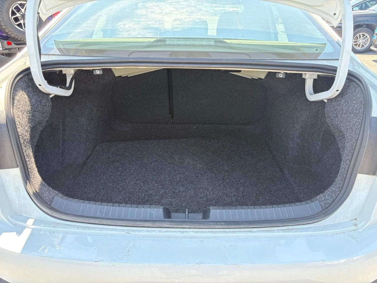 2025 Volkswagen Jetta Comfortline AUTO Photo