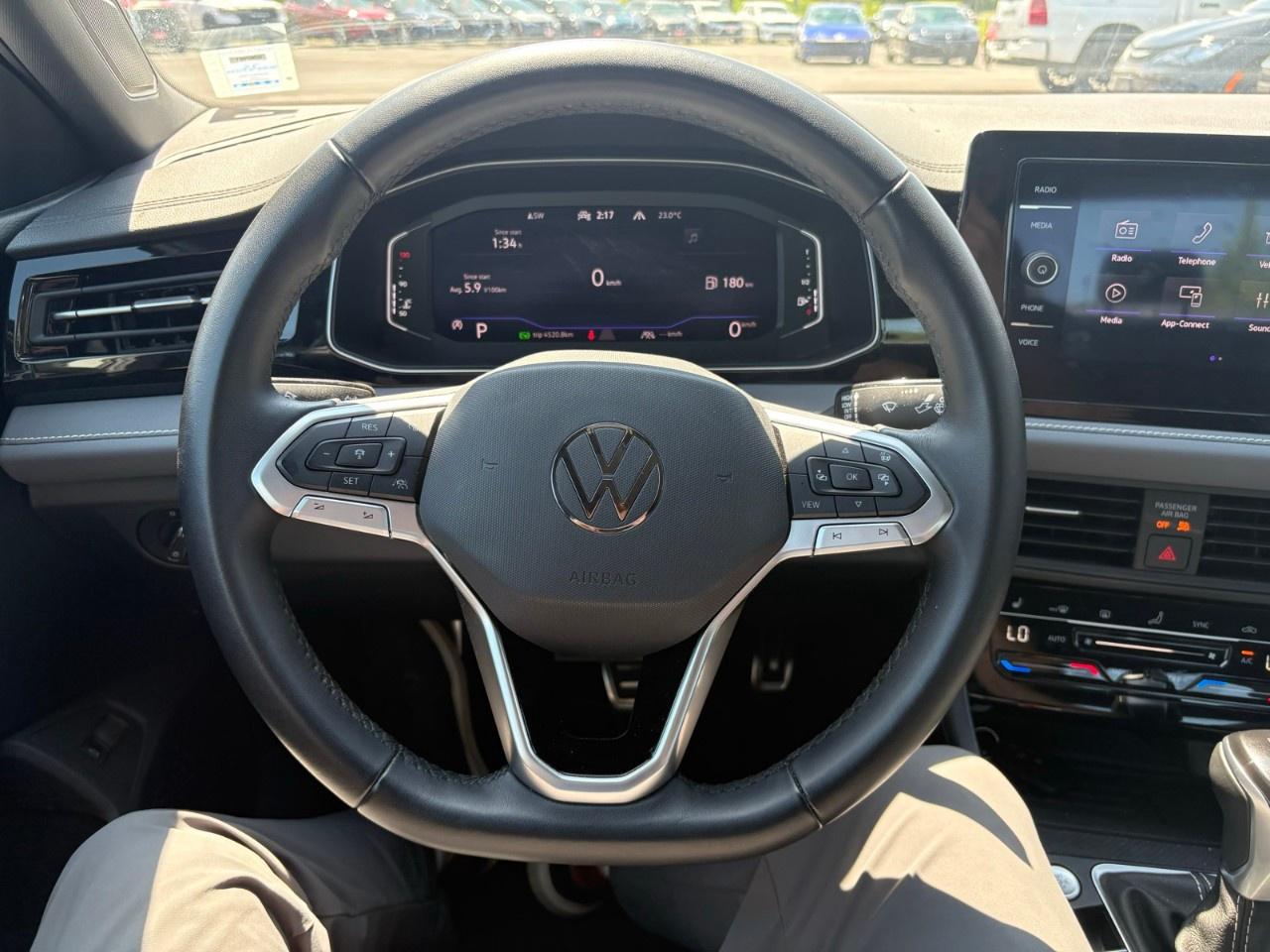 2025 Volkswagen Jetta Comfortline AUTO Photo