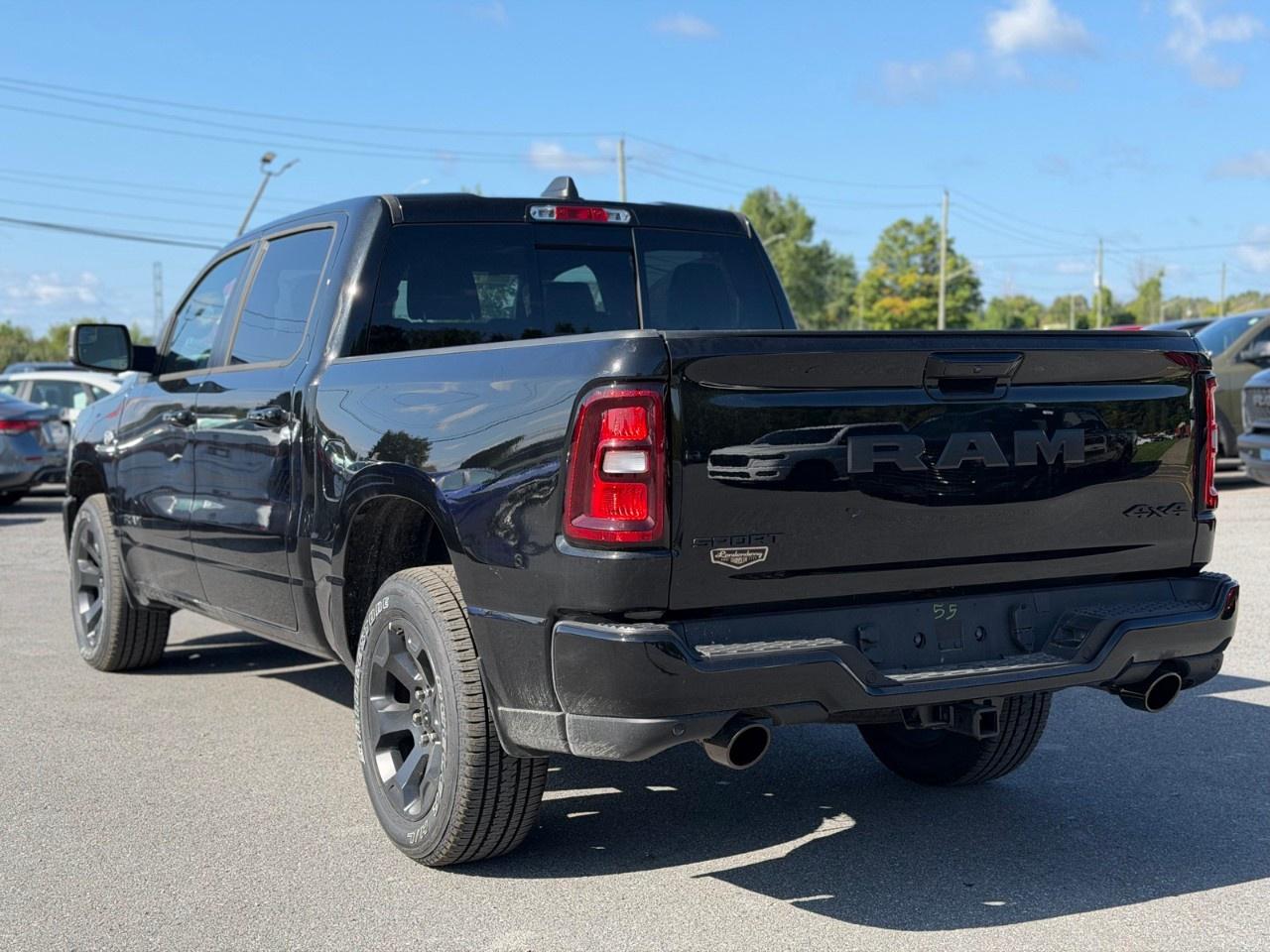 2026 RAM 1500 SPORT 4X4 CREW CAB 5'7" BOX Photo2