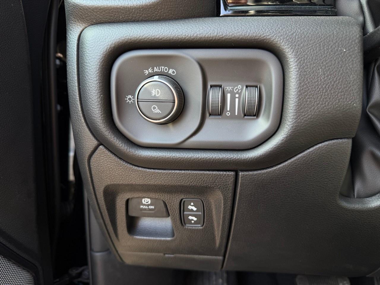 2026 RAM 1500 SPORT 4X4 CREW CAB 5'7" BOX Photo