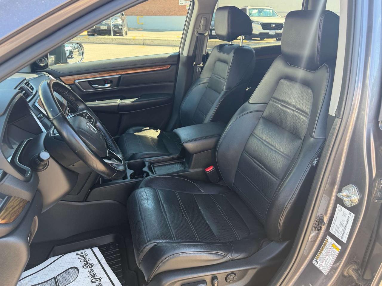 2017 Honda CR-V Touring ~ AWD ~ NO ACCIDENTS ~ CERTIFIED Photo