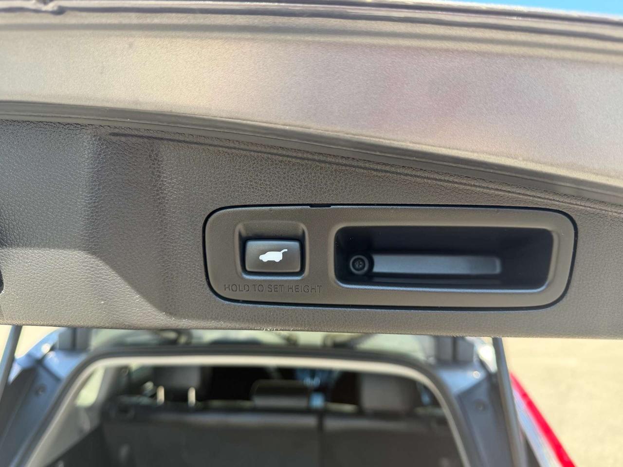 2017 Honda CR-V Touring ~ AWD ~ NO ACCIDENTS ~ CERTIFIED Photo