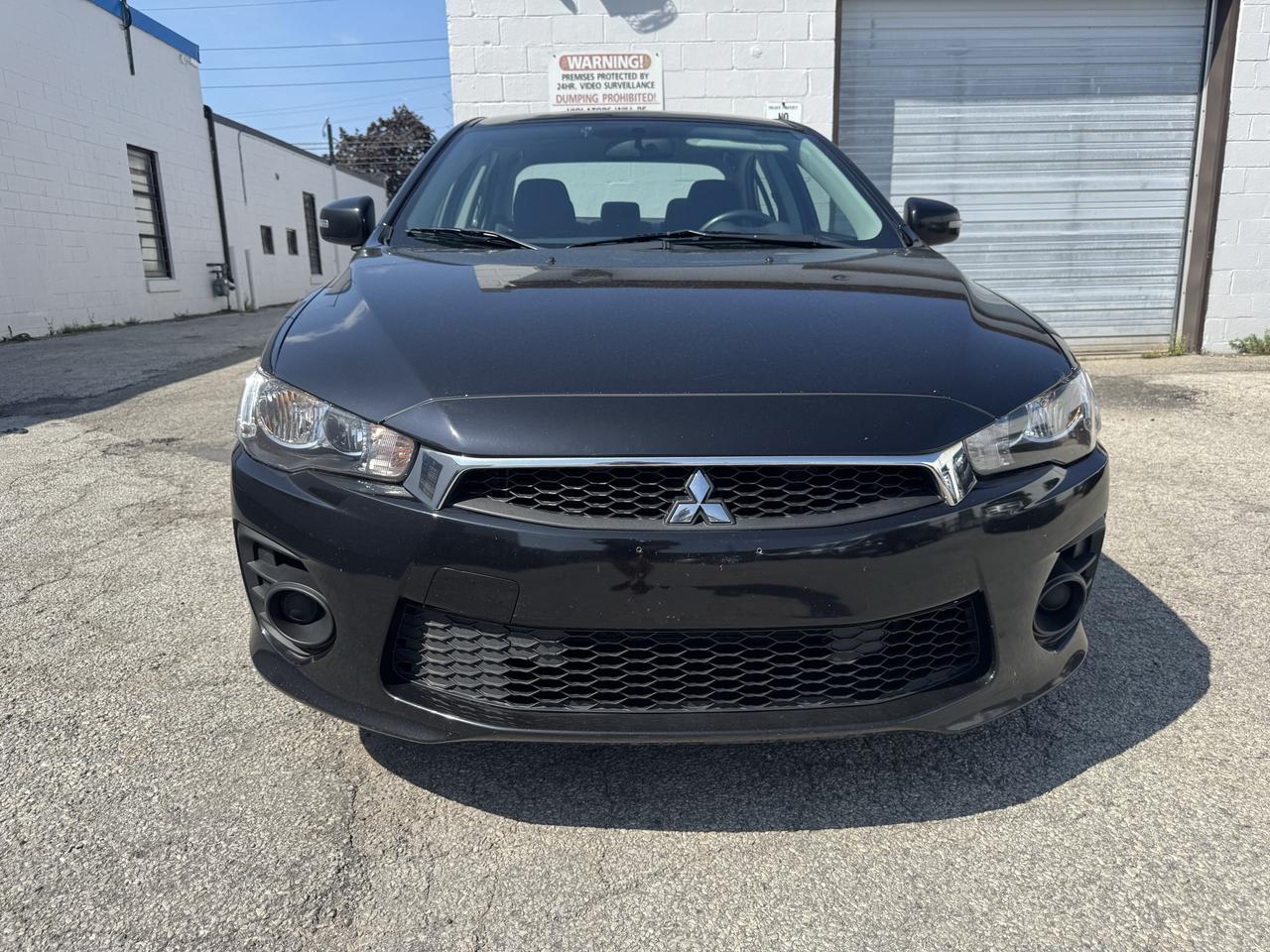 2016 Mitsubishi Lancer ES - Photo #9