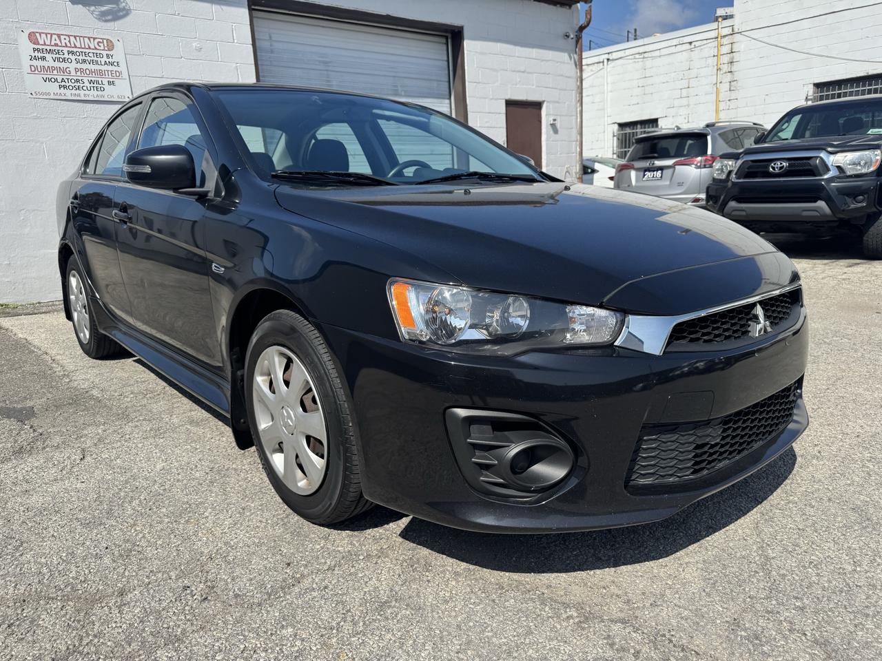 2016 Mitsubishi Lancer ES Photo
